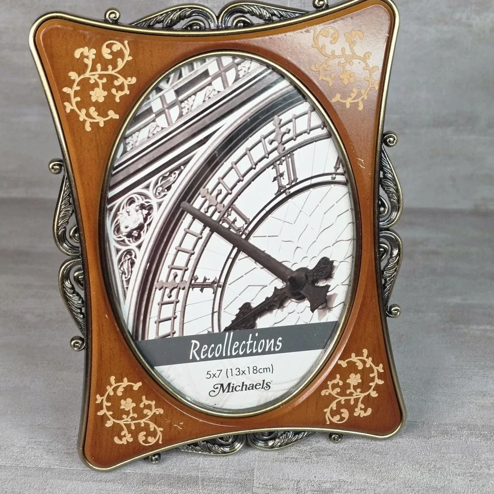 Free Standing 5X7 Photo Picture Frame Brass & Mahogany Wood Victorian Style
